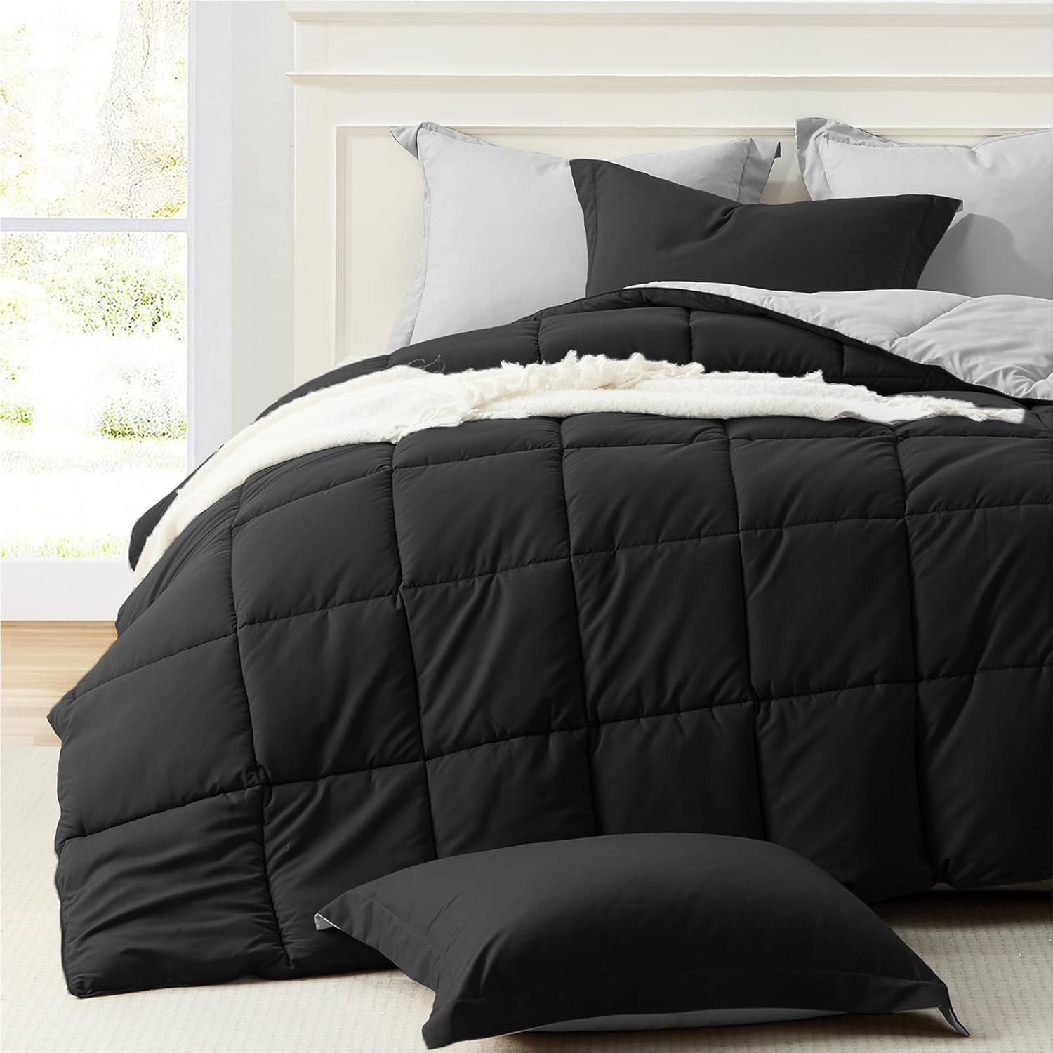 Lightweight Comforter Set King Reversible All Season down Alternative Bed Comforter Set Summer Blanket 3 Piece - 1 Comforter 2 Pillow Shams King Size Black / Light Grey