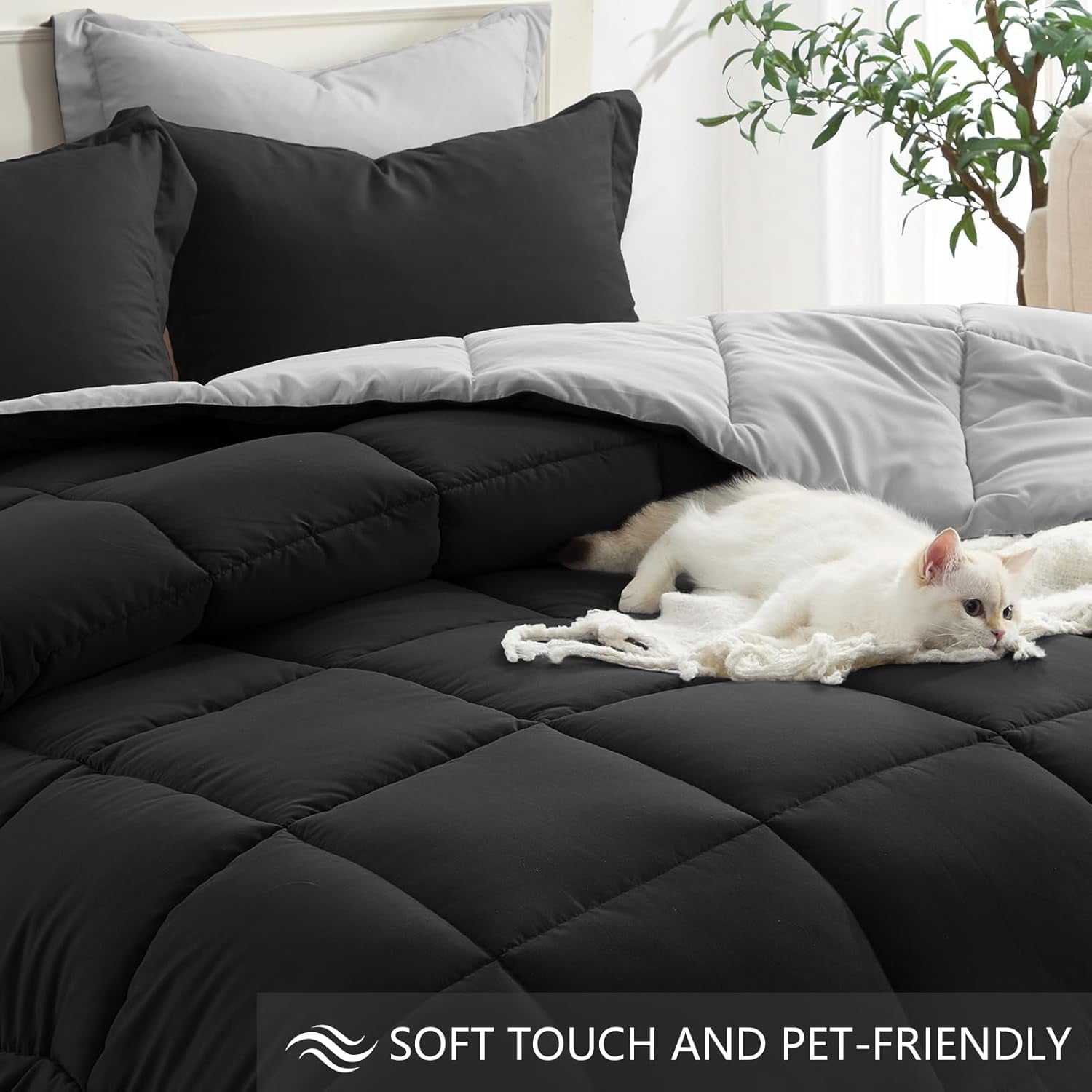 Lightweight Comforter Set King Reversible All Season down Alternative Bed Comforter Set Summer Blanket 3 Piece - 1 Comforter 2 Pillow Shams King Size Black / Light Grey