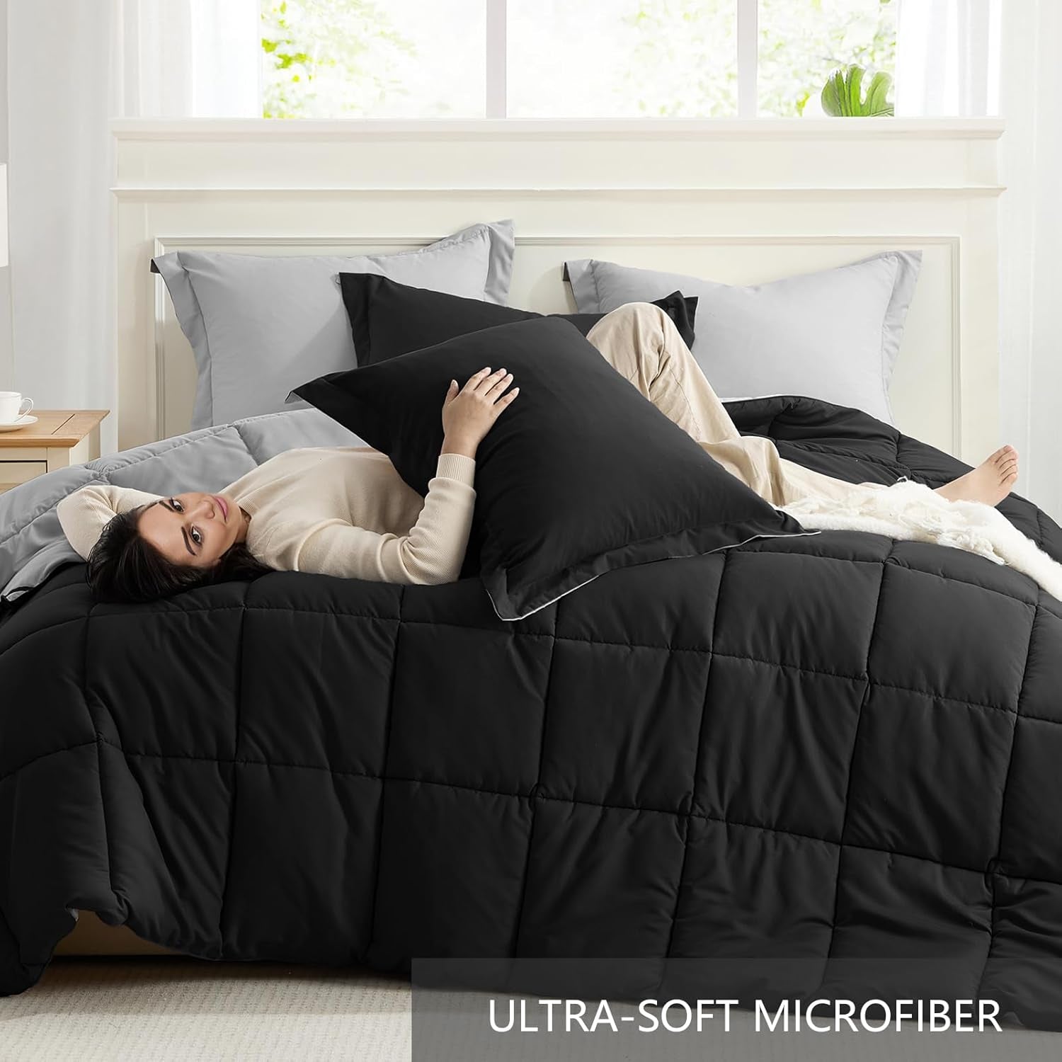 Lightweight Comforter Set King Reversible All Season down Alternative Bed Comforter Set Summer Blanket 3 Piece - 1 Comforter 2 Pillow Shams King Size Black / Light Grey